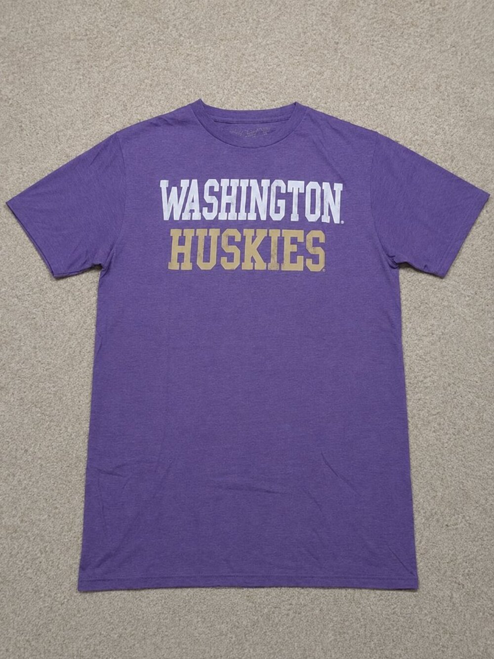 The Victory Washington Huskies Purple Graphic T-Shirt Women's M